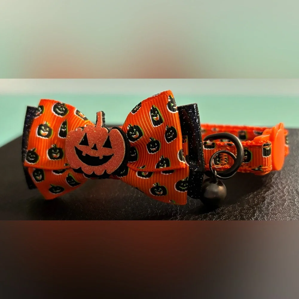 💚 NWOT Brand new - Four easy break away kitten collars in Halloween theme